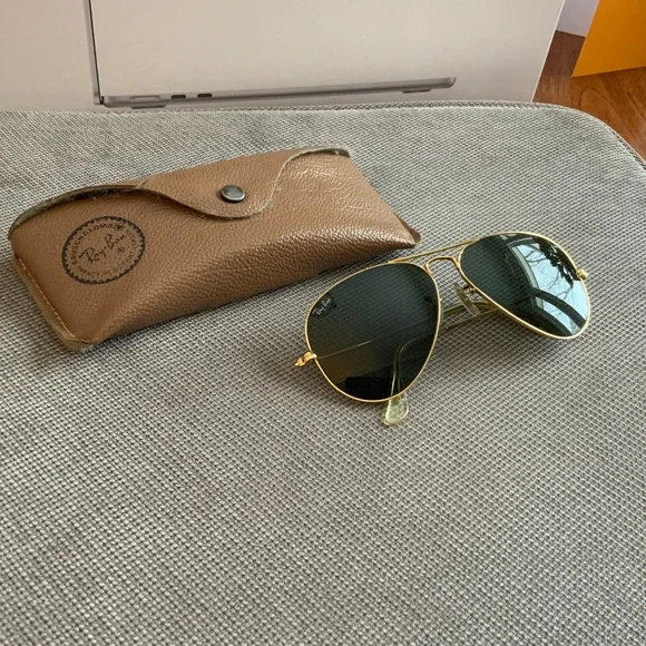Vintage 1990s Ray Ban Aviator (Unisex) Sunglasses - Picture 7 of 8